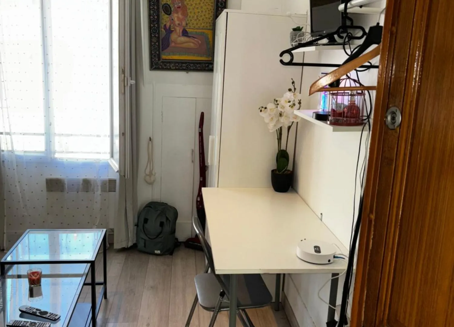 Pretty Montmartre Apartment Paris France